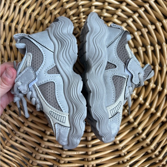 Toddler Chunky Grey Black Lace Up Velcro Sneakers Size 8.5 - Picture 4 of 11